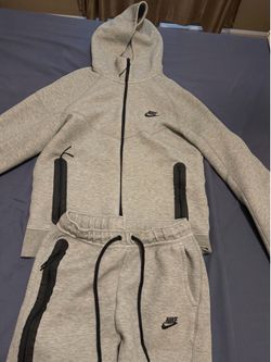 Boys size Medium Grey nike tech Full set