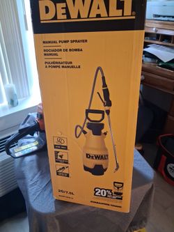 DeWalt 2-Gallon Manual Pump Sprayer