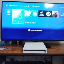 White PS4 with a 44-in smart fire TV in perfect condition with 1 game control and tv control
White PS4 