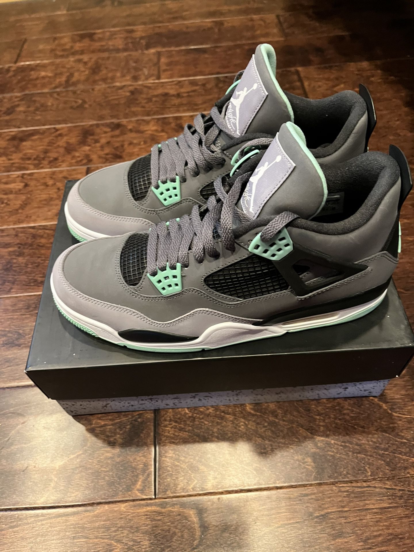 Nike Air Jordan 4 “Green Glows”