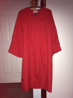 Red Graduation Gown: Fits 5’0 - 5’2 ft