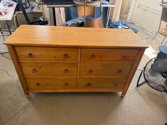 Williams Sonoma Pottery Barn Dresser