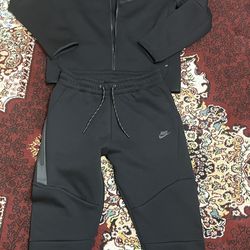 Nike Tech Black Set