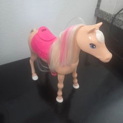 WALKING HORSE