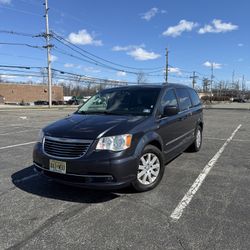 2014 Chrysler Town & Country Touring