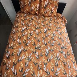 Queen-size Comforter W/2 pillow shams