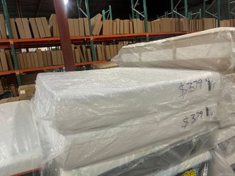 Queen Mattress Serta Gel memory foam $279