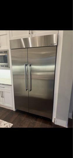 🔥 THERMADOR 42” BUILT-IN REFRIGERATOR + TRIM KIT 🔥 Model: T42BT820NS (2013)