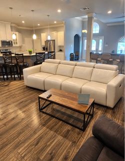 Sofa 560 $
