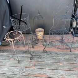 Iron plant stand