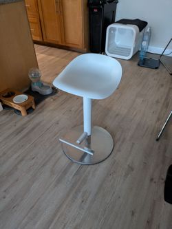 Ikea height adj chair