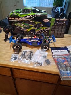 Traxxas .