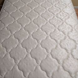 Serta Perfect Sleepers Qu,een matt,ress 10 inches and box spr,ing.
