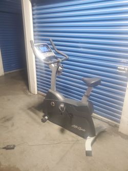Life fitness c1 Upright exercise bike-I can deliver