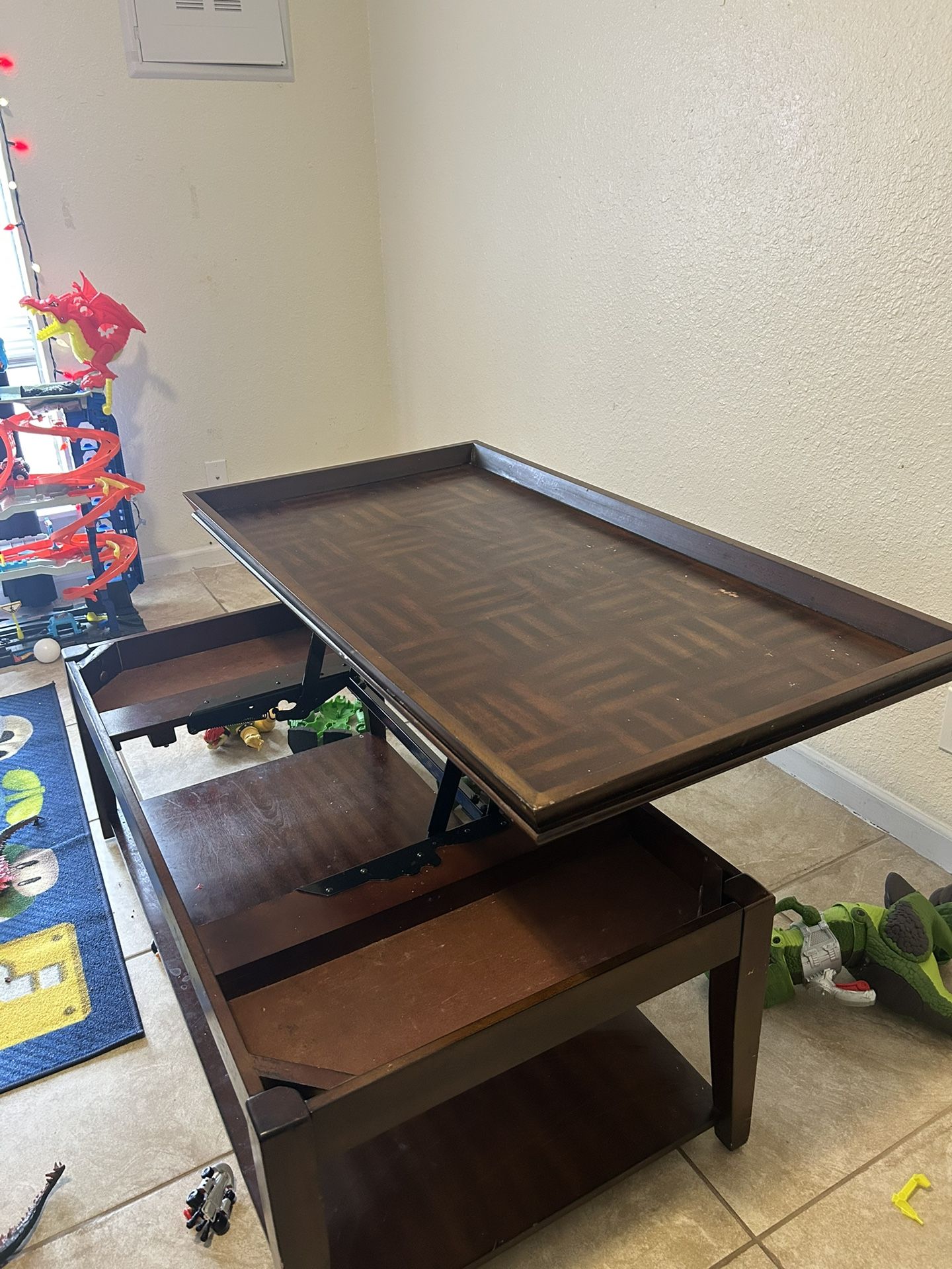 Extendable Coffee Table