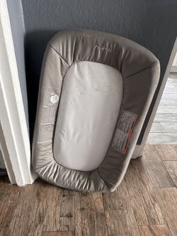 Nuna Sena Diaper Changer Table