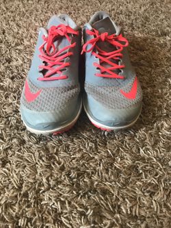 Women nike size 9