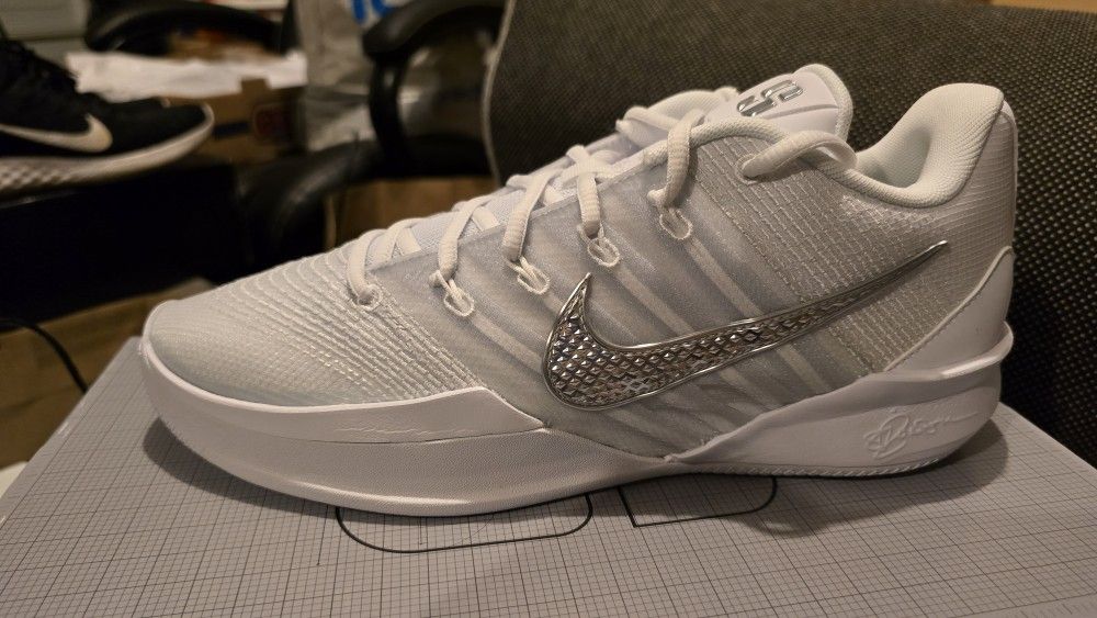 Sabrina 3 Size 11.5 Women's Basketball Shoes