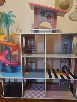 LOL Dollhouse