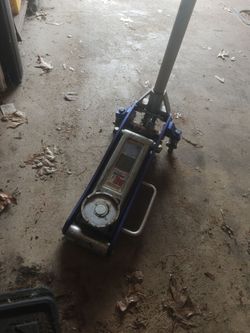 1.5 ton floor jack