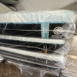 King Queen Size Tempurpedic ProAdapt,  ProBreeze,  LuxeBreeze Mattress  Pro Breeze /Luxe Adapt /Pro Adapt /Adapt /cloud /Tempur pedic contour Supreme 