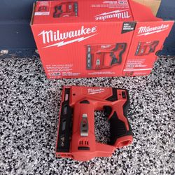 CROWN STAPLER MILWAUKEE M12 TOOL ONLY 