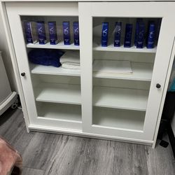 Full Aesthetician Room Content 