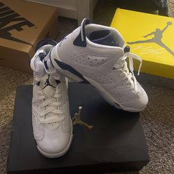 Retro 6 Navy/white Size 6y (brand New)