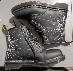 Embroidered Doc Marten boots size 8 Womens
