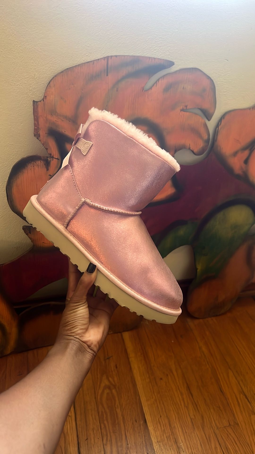 Ugg Boots ( mini Bailey Bow) 