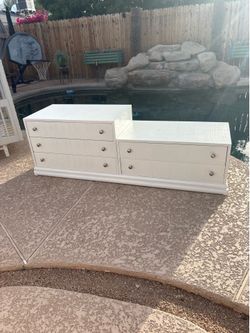 Bi-level 5-drawer dresser