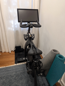 2023 SoulCycle At-Home Bike – Excellent Condition, Includes Mat &amp; Weights - Pasadena, CA