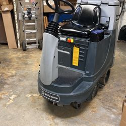 Advance ES4000 Riding Carpet Extractor