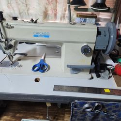 Janome Heavy Duty Sewing Machine (HD1000) for Sale in Chicago, IL - OfferUp