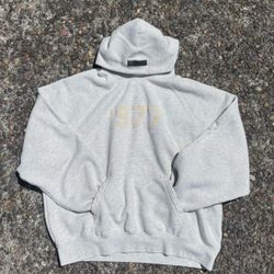 .🔥 FOG Essentials 1977 Hoodie Light Oatmeal – Size Medium | Brand New | $65 OBO