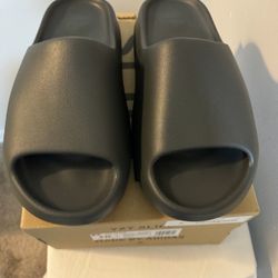 Yeezy slides(SHIPPING ONLY)