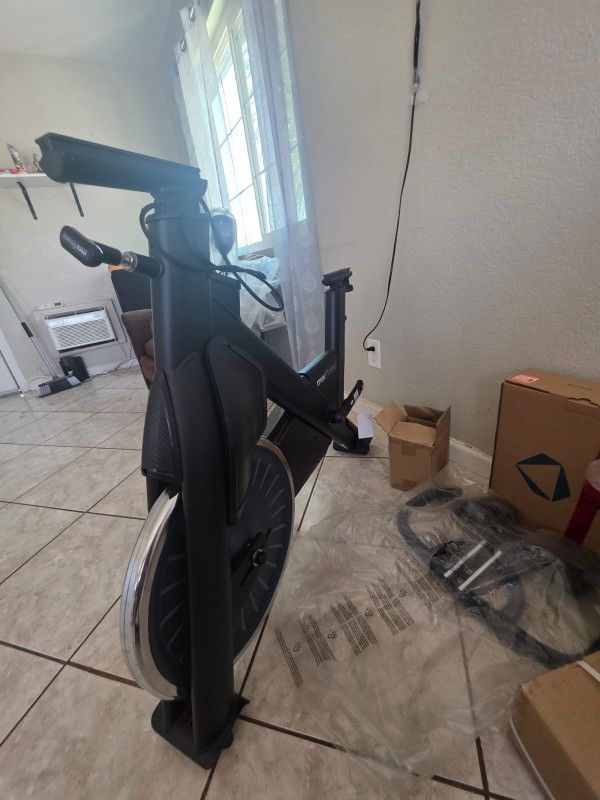Vendo Bicicleta De Ejecercios Con Pesas Totalmente Nueva ,