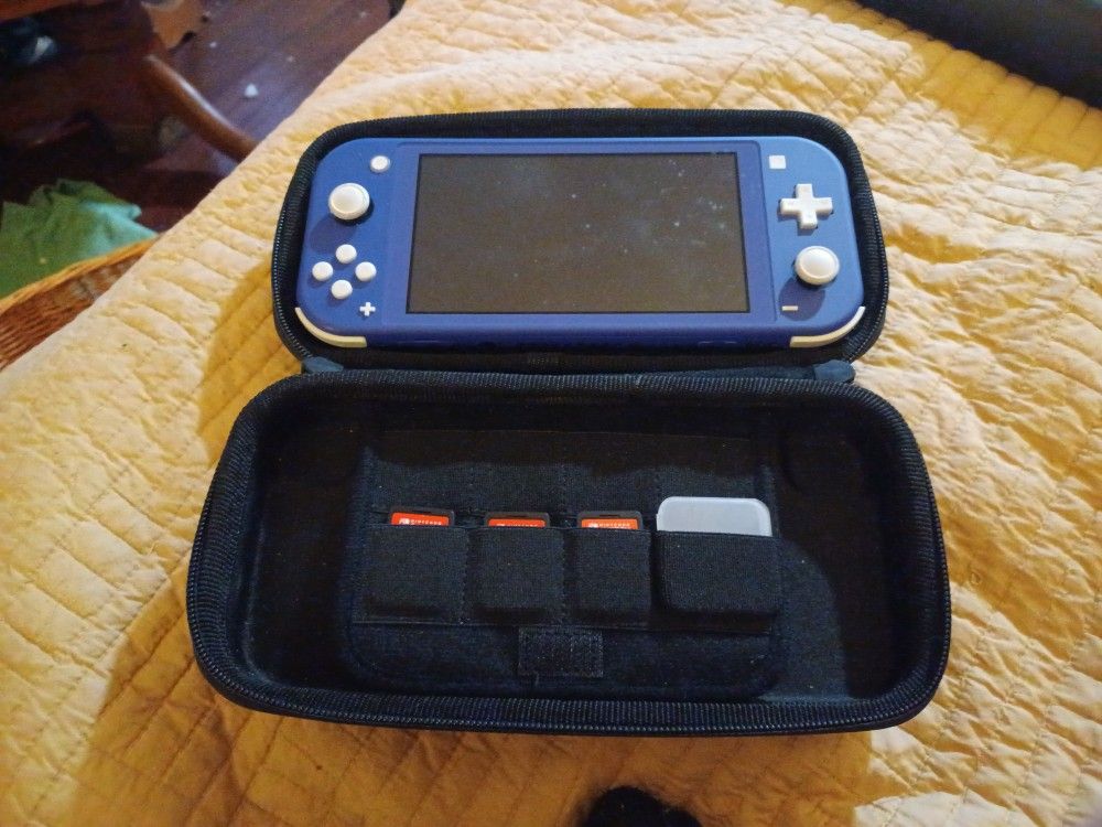 Nintendo Switch lite With Case Video games & Consoles