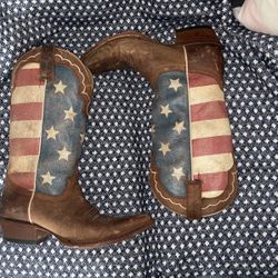 Shyanne Boots 👢 Size 6.5 $25