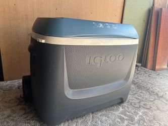 Igloo Rolling Cooler