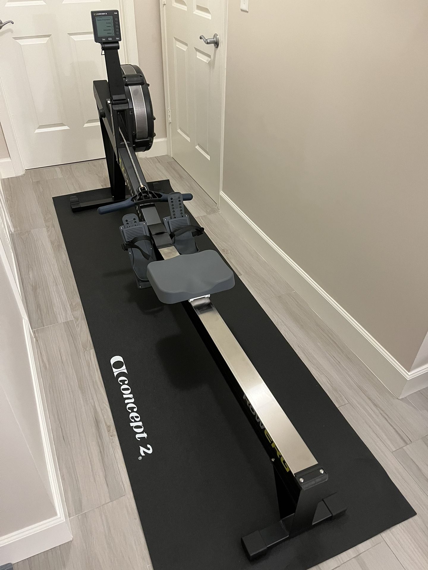 Concept2 Rowing Machine With Mat 