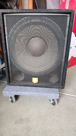 Powered Sub speaker