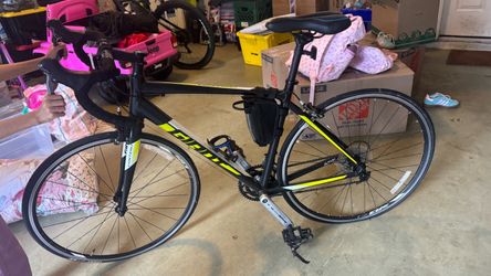 Giant Contend Road Bike