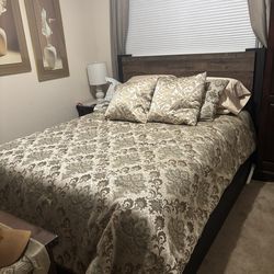 Queen bed Rustic  style FREE!