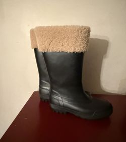 Ugg rain boots