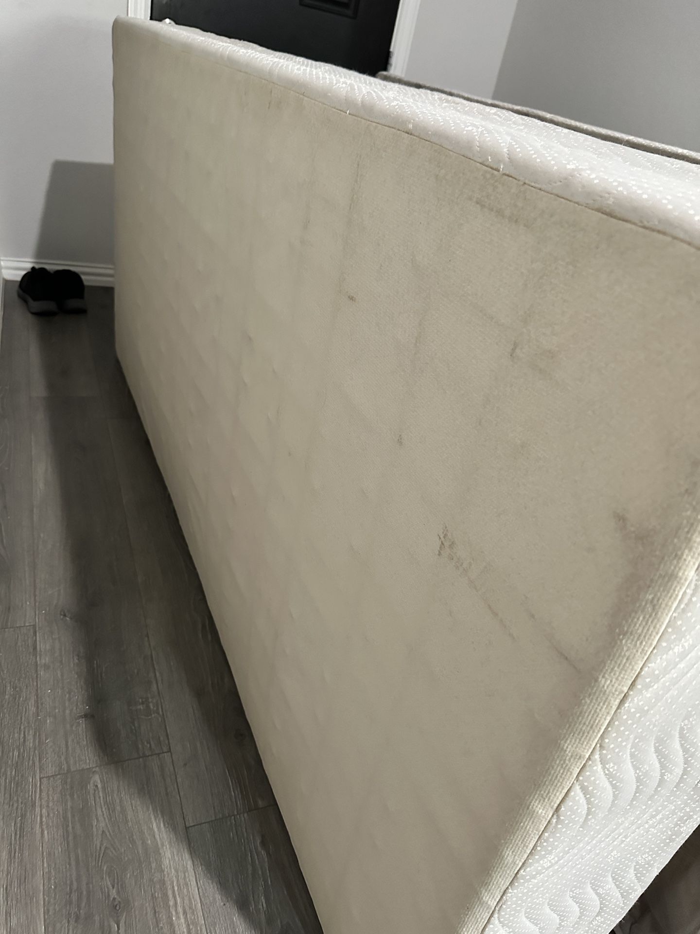 King Size Spring Box Only : Free Pick Up