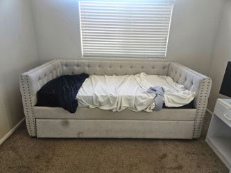 Twin tufted bed