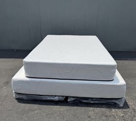 King Size White Memory Foam