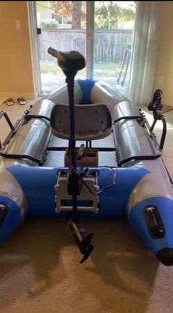 Full Set Inflatable  Fishing Boat With Electric Trailing Motor