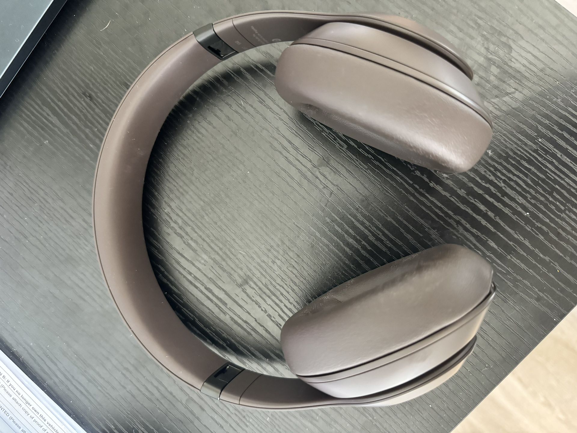 	Beats Studio Pro - Wireless Noise Cancelling Over-the-Ear Headphones - Deep Brown